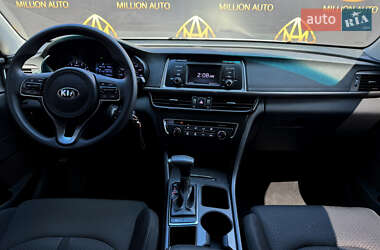 Седан Kia Optima 2016 в 