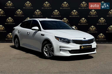Седан Kia Optima 2016 в Києві