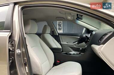 Седан Kia Optima 2014 в 