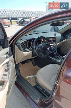 Седан Kia Optima 2012 в 