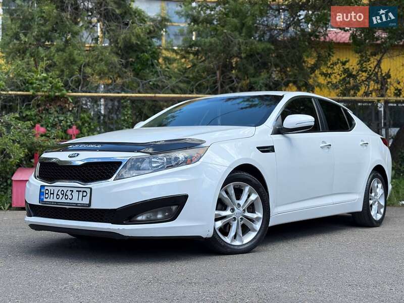 Седан Kia Optima 2012 в 