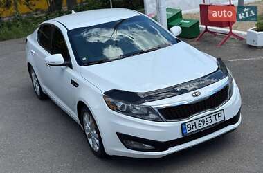Седан Kia Optima 2012 в 