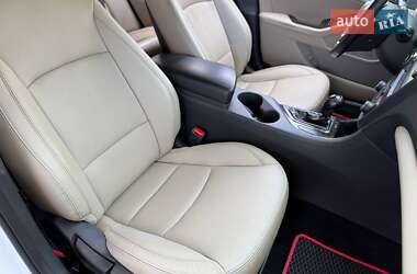 Седан Kia Optima 2012 в 
