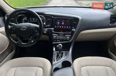 Седан Kia Optima 2011 в 
