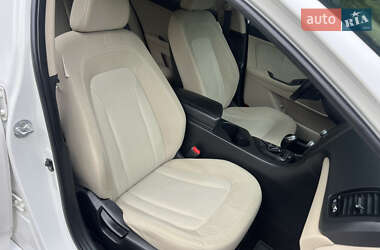 Седан Kia Optima 2011 в 