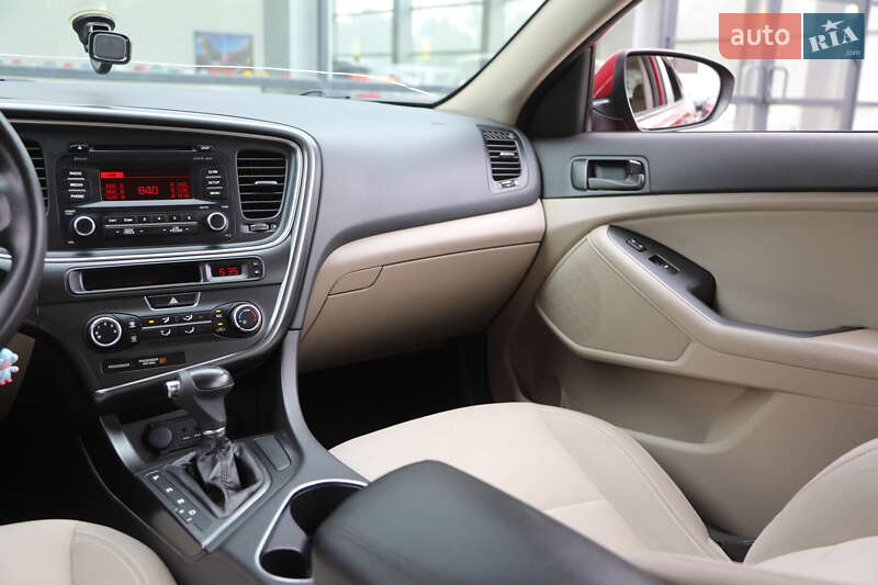 Седан Kia Optima 2013 в Харькове