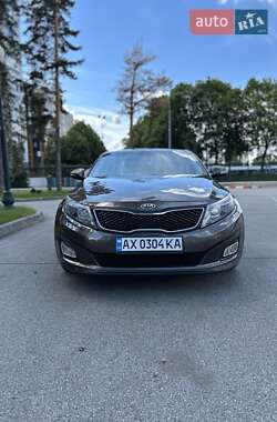 Седан Kia Optima 2013 в 