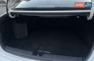 Седан Kia Optima 2012 в 