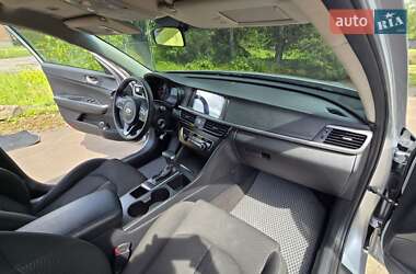 Седан Kia Optima 2017 в 
