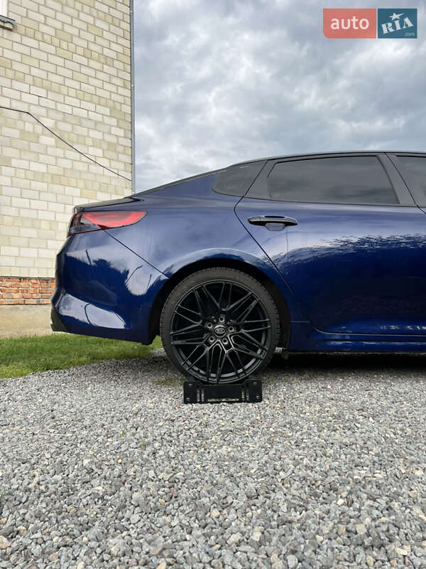 Седан Kia Optima 2018 в Львові