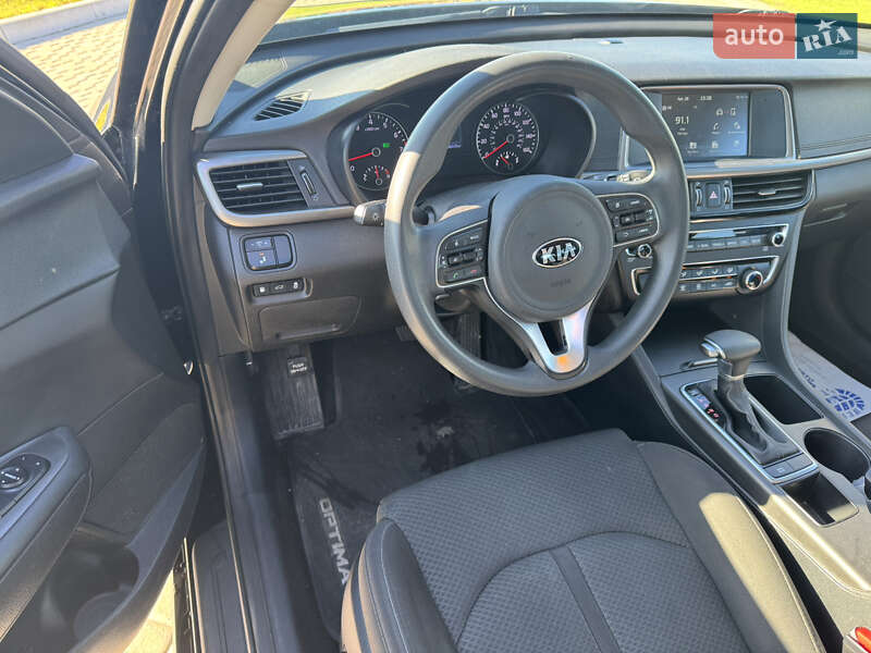 Седан Kia Optima 2017 в Львове