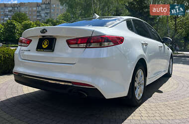 Седан Kia Optima 2016 в 