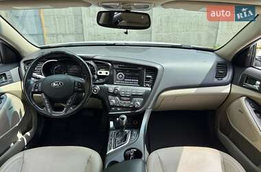 Седан Kia Optima 2013 в 