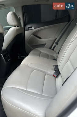 Седан Kia Optima 2013 в 