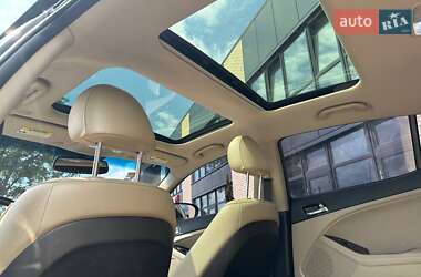 Седан Kia Optima 2012 в 