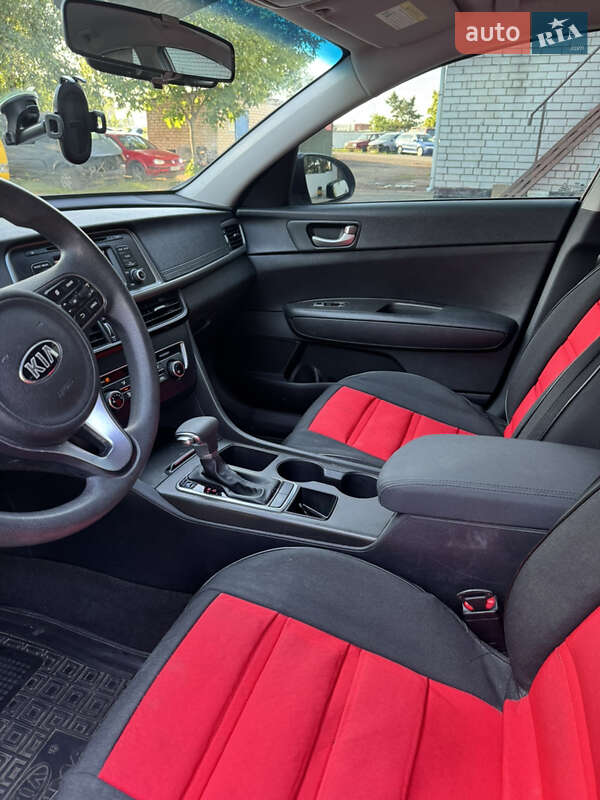 Седан Kia Optima 2015 в Киеве