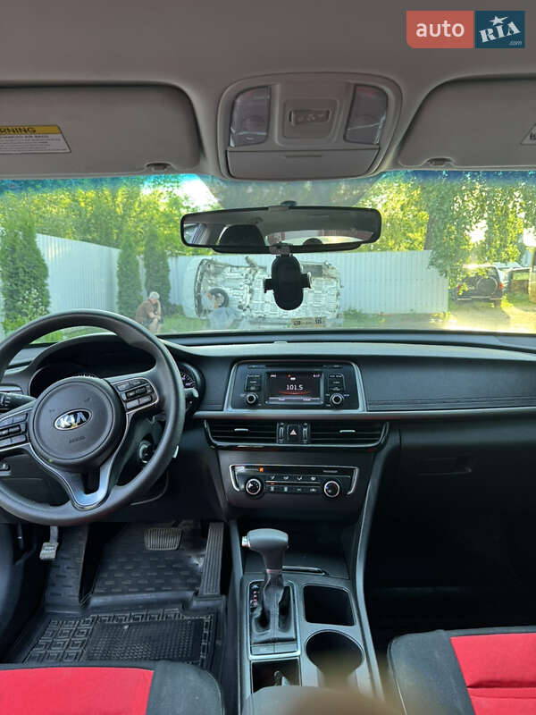 Седан Kia Optima 2015 в Киеве