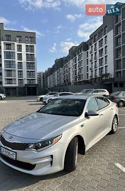 Седан Kia Optima 2016 в 