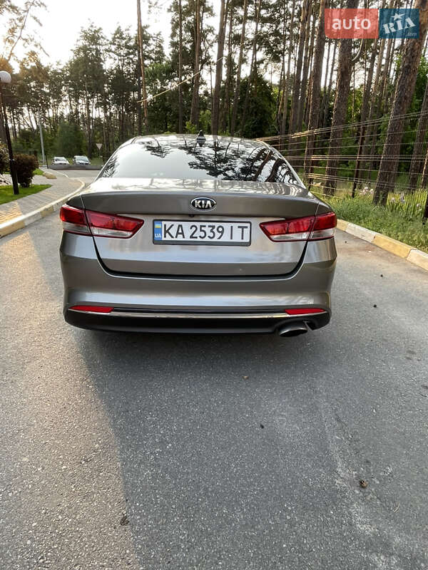 Седан Kia Optima 2016 в Буче