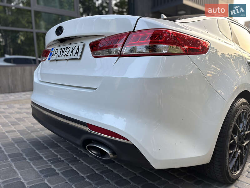 Седан Kia Optima 2016 в Запоріжжі