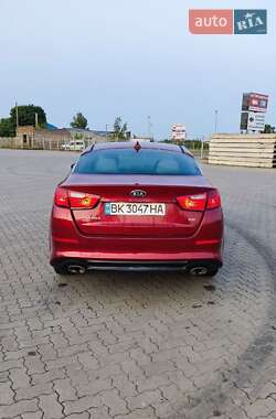Седан Kia Optima 2015 в 