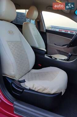 Седан Kia Optima 2015 в 