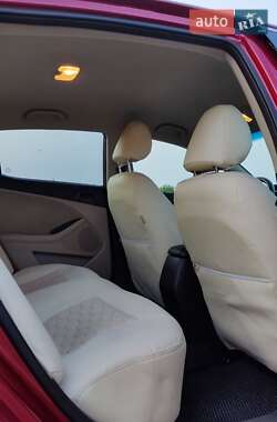 Седан Kia Optima 2015 в 
