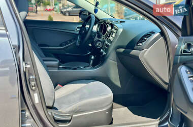 Седан Kia Optima 2015 в 