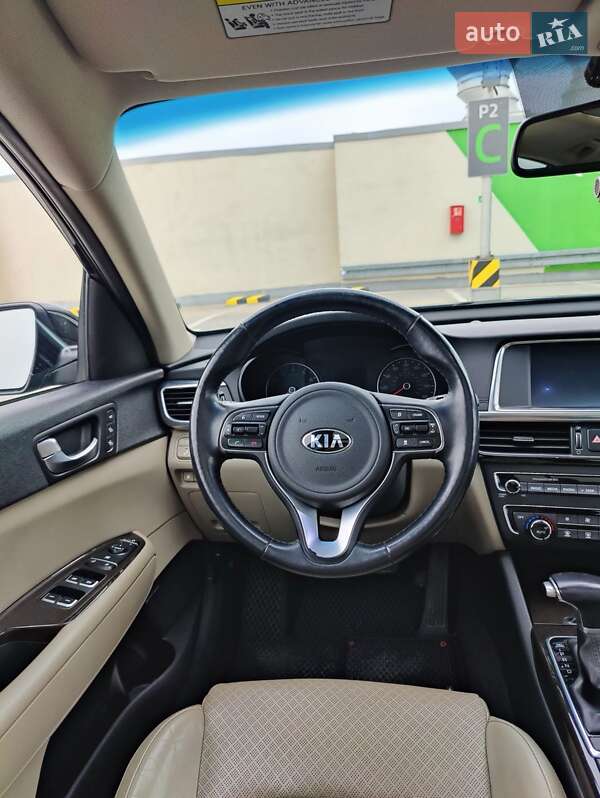 Седан Kia Optima 2017 в Львове