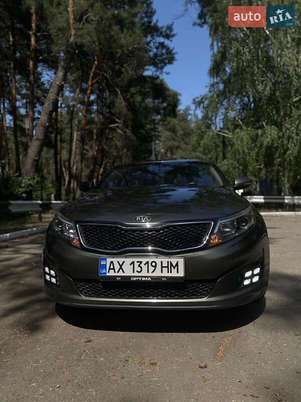 Седан Kia Optima 2014 в Краснограді