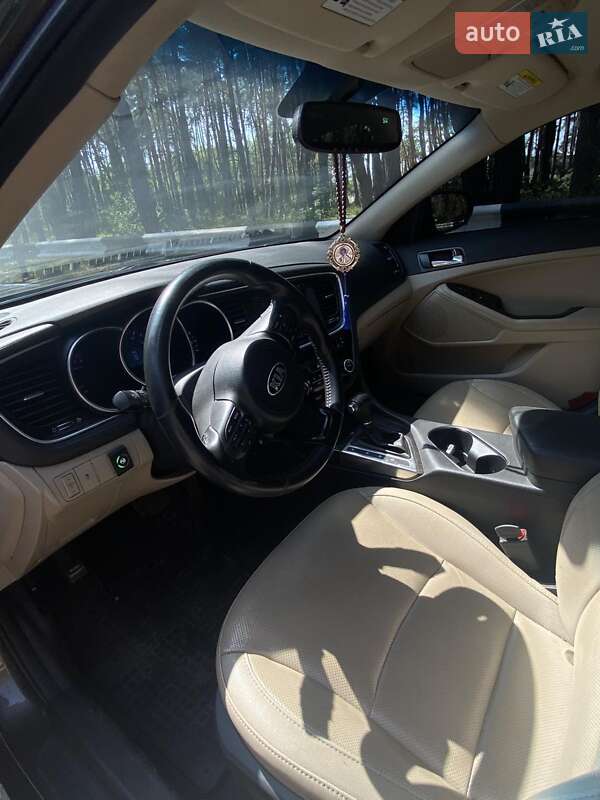 Седан Kia Optima 2014 в Краснограді