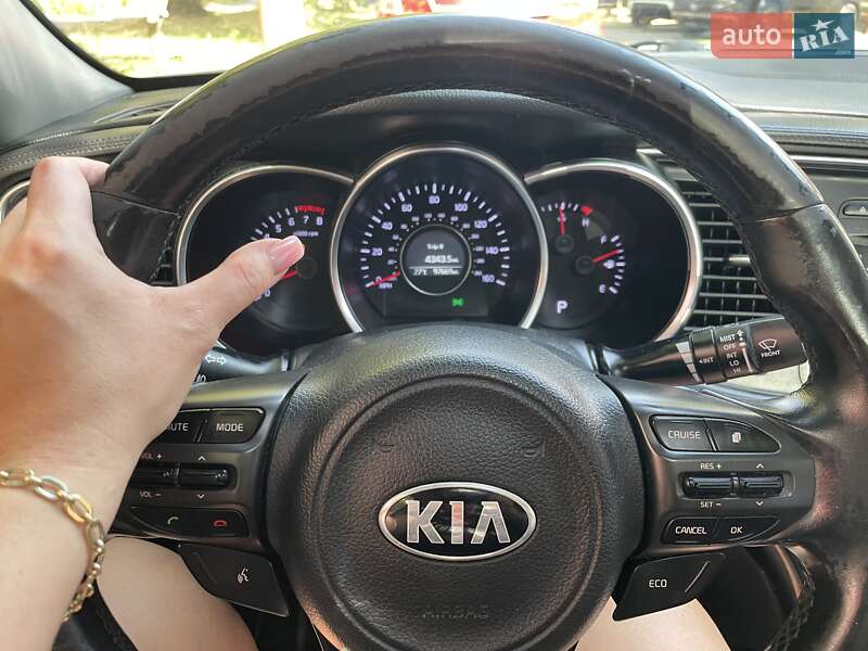 Седан Kia Optima 2013 в Львове