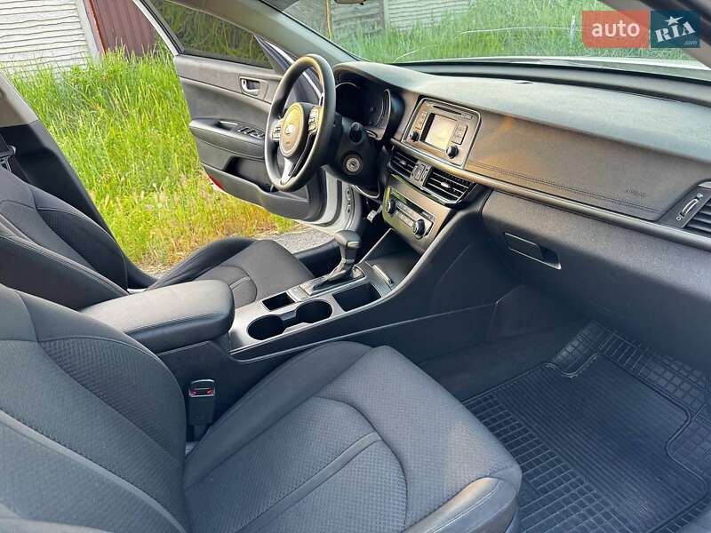 Седан Kia Optima 2016 в Днепре
