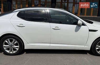Седан Kia Optima 2012 в 