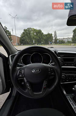 Седан Kia Optima 2013 в 