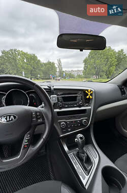 Седан Kia Optima 2013 в 