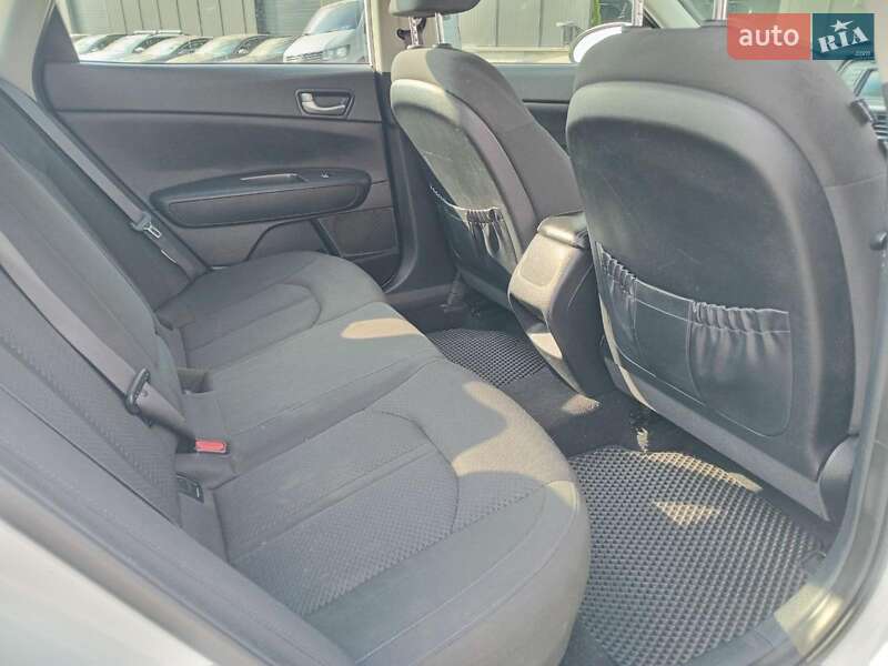 Седан Kia Optima 2017 в Львове