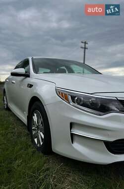 Седан Kia Optima 2016 в 