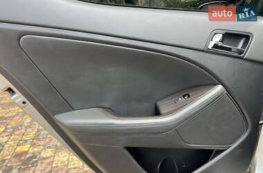 Седан Kia Optima 2012 в 