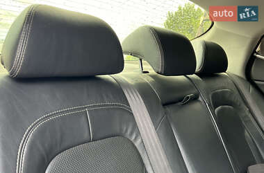Седан Kia Optima 2012 в 