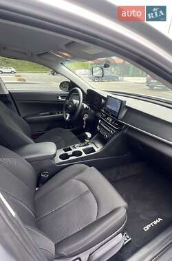 Седан Kia Optima 2018 в 
