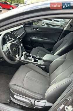 Седан Kia Optima 2017 в Киеве