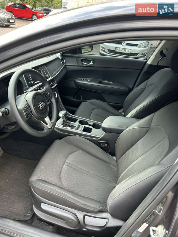 Седан Kia Optima 2017 в Киеве