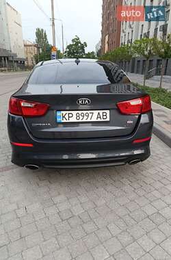 Седан Kia Optima 2015 в 