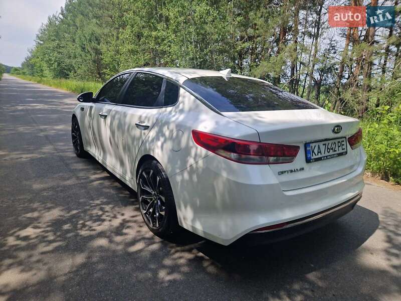 Седан Kia Optima 2016 в Бородянці