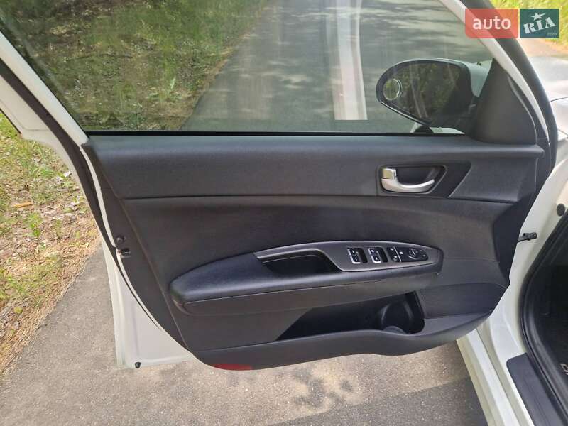 Седан Kia Optima 2016 в Бородянці