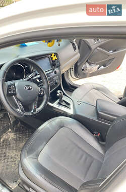 Седан Kia Optima 2011 в 