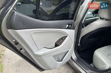 Седан Kia Optima 2012 в 