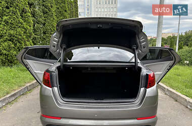 Седан Kia Optima 2012 в 