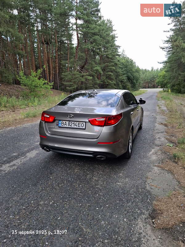 Седан Kia Optima 2015 в Светловодске